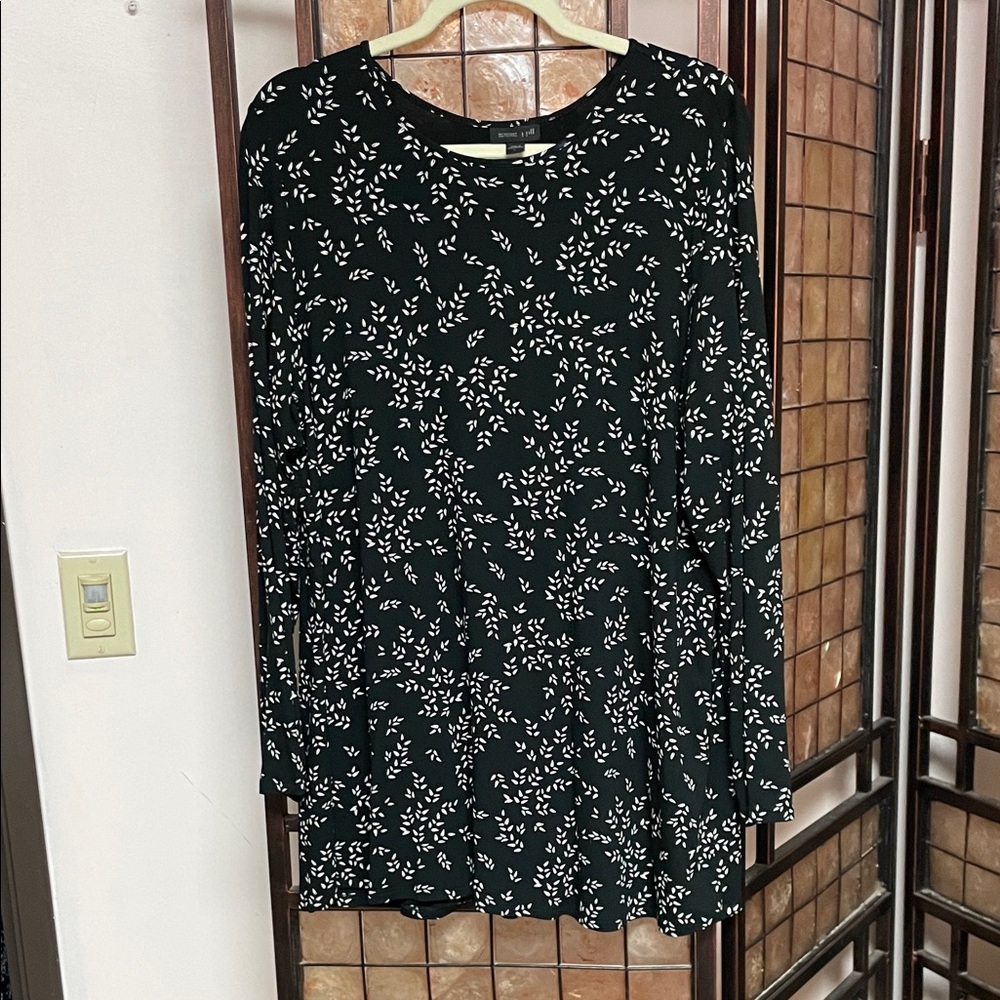 J. Jill Dark Tunic with White Leaf Pattern